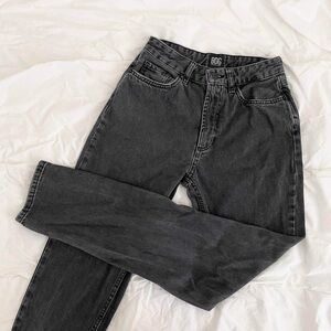 BDG® WOMEN'S HIGH-RISE MOM JEANS.